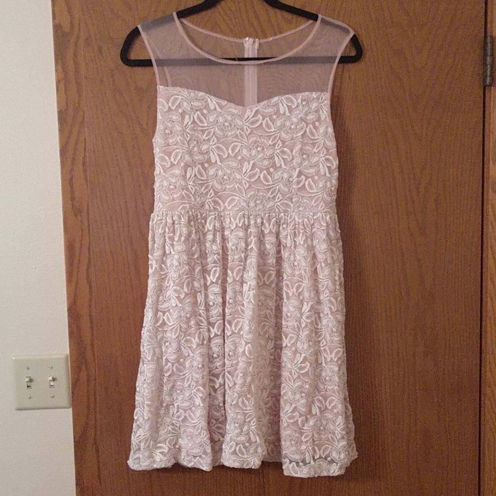 Baby pink dress with lace